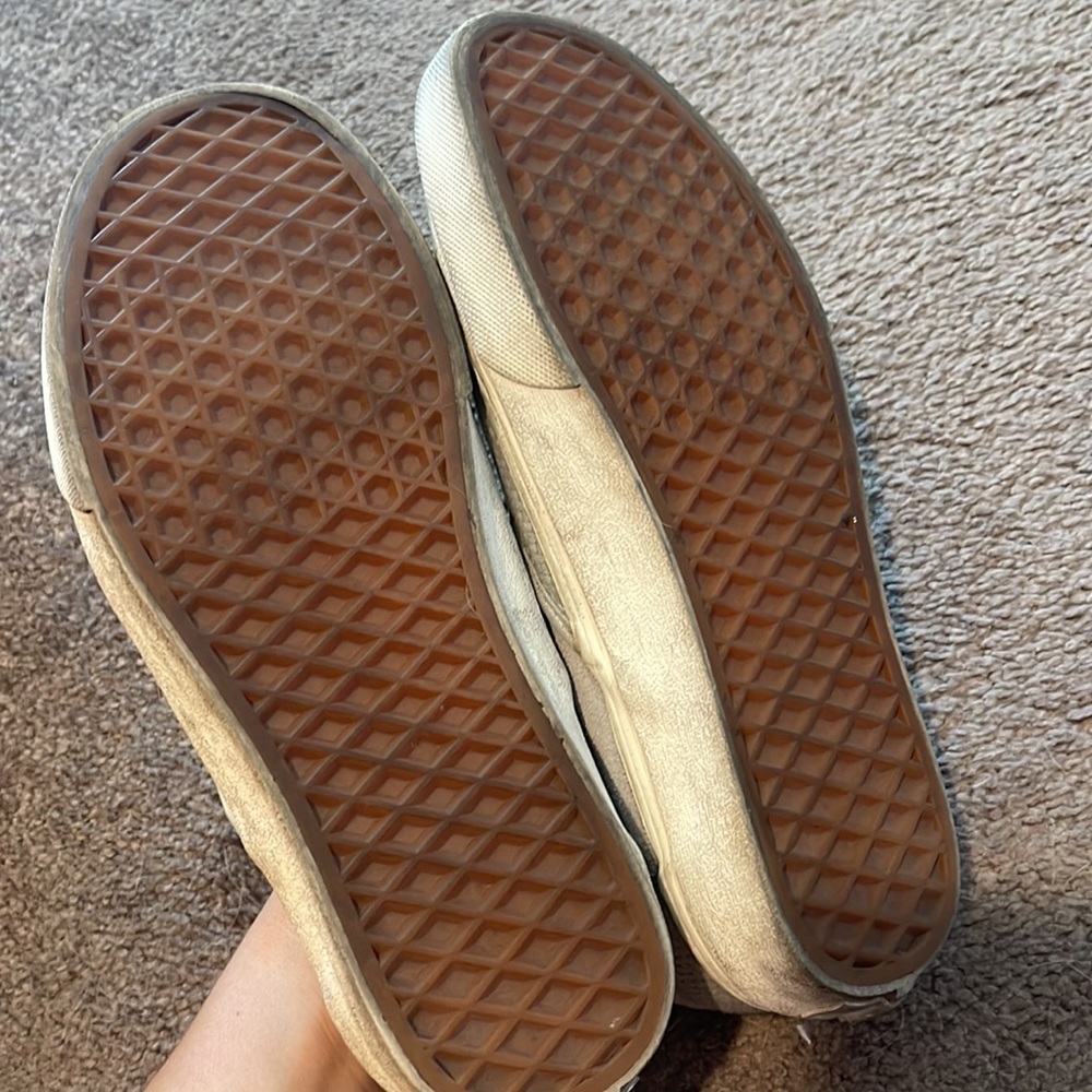 VANS - Picture 2 of 3